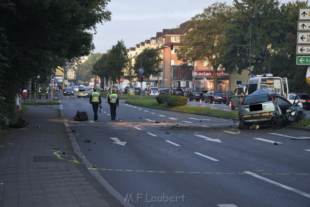 Schwerer VU Koeln Dellbrueck Bergisch Gladbacherstr Herler Ring P106.JPG - Miklos Laubert